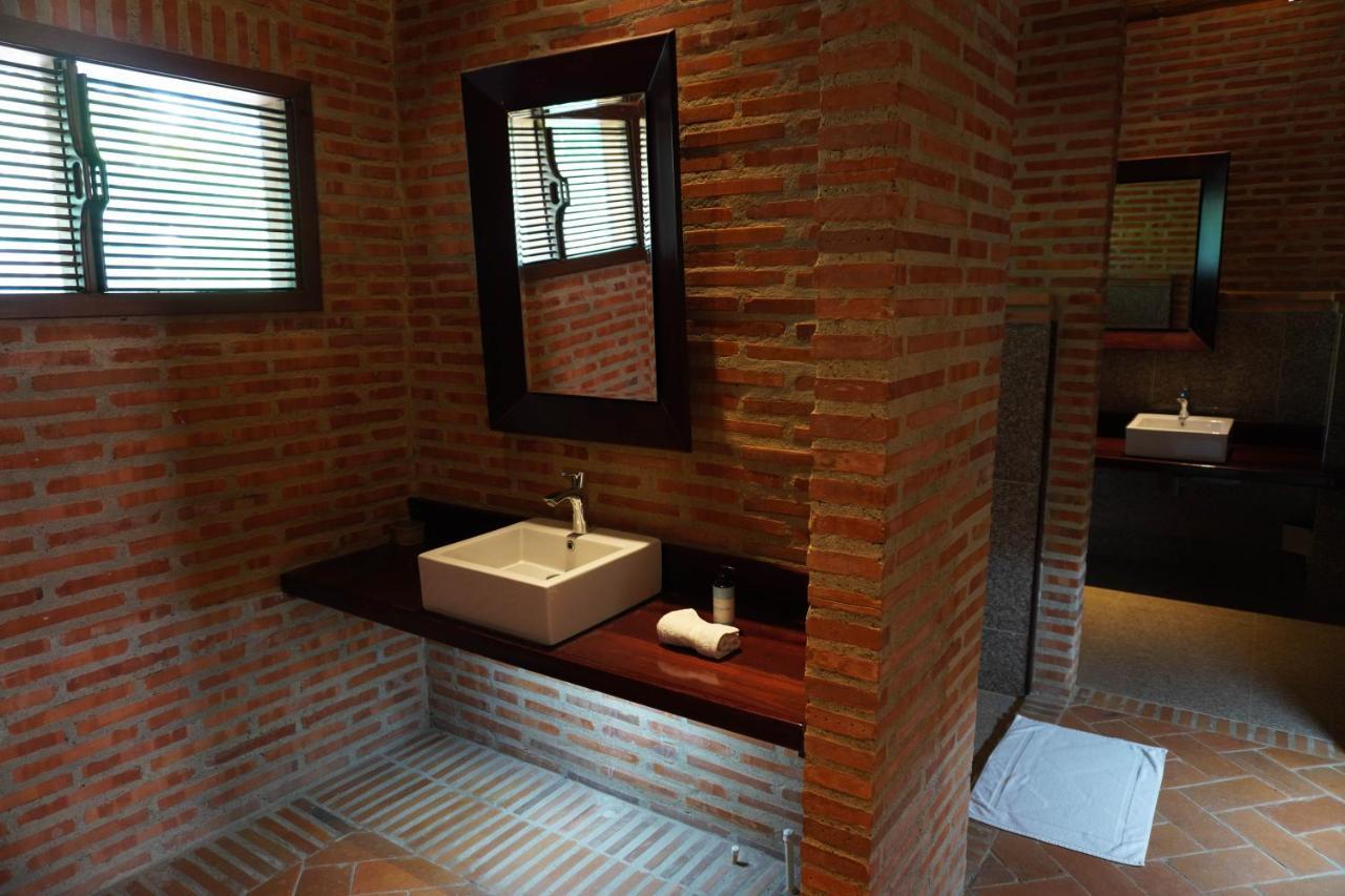Castillete & Club Hotel Tierra Bomba