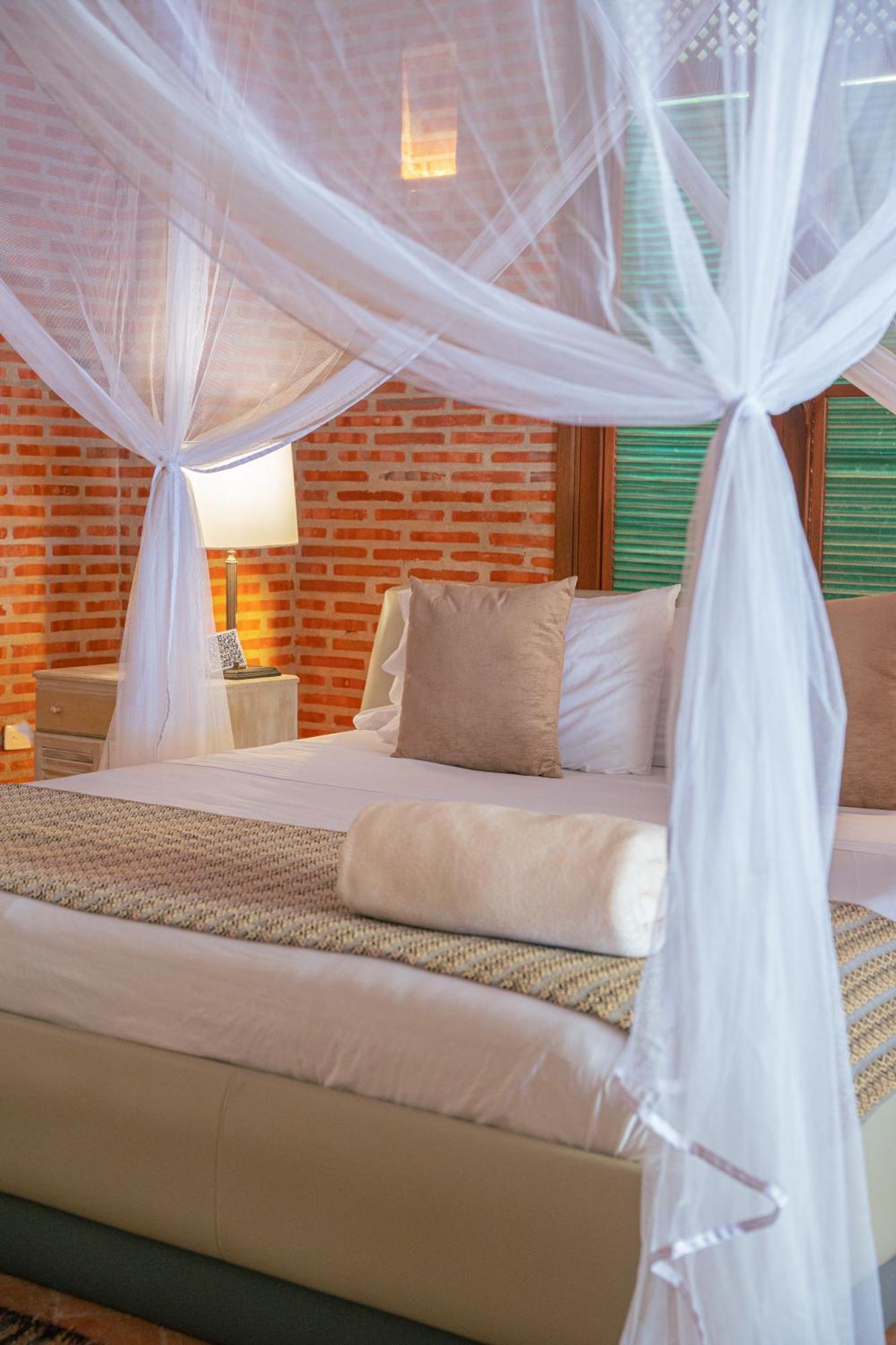 Castillete & Club Hotel Tierra Bomba